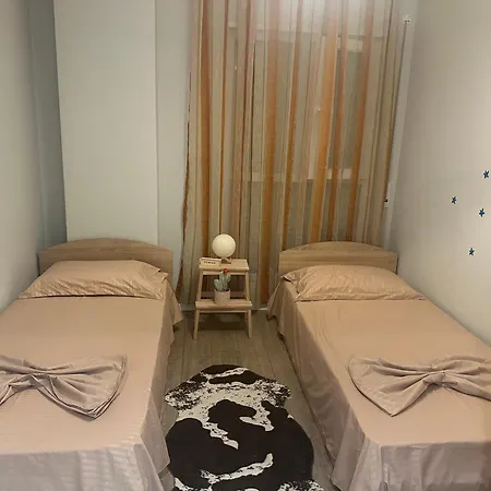 Regency Univers Near Mother Teresa Airport & 10 Min From Centre טיראנה