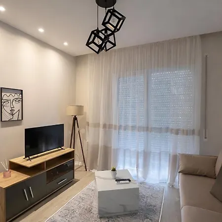 Apartment Regency Univers Near Mother Teresa Airport & 10 Min From Centre *