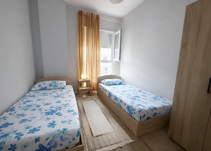 Apartment Regency Univers Near Mother Teresa Airport & 10 Min From Centre