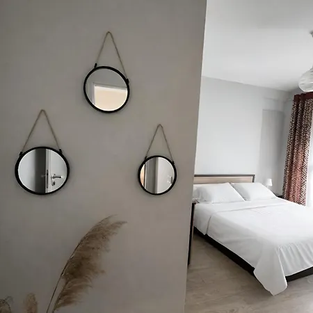 Regency Univers Near Mother Teresa Airport & 10 Min From Centre 아파트 티라나