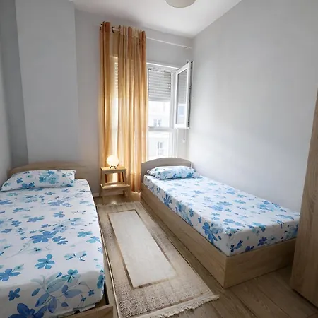 Lejlighed Regency Univers Near Mother Teresa Airport & 10 Min From Centre