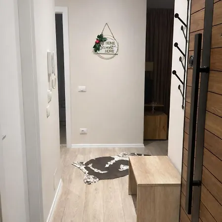 Regency Univers Near Mother Teresa Airport & 10 Min From Centre تيرانا