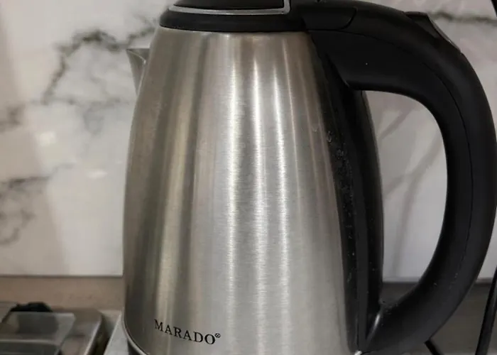 Regency Univers Near Mother Teresa Airport & 10 Min From Centre تيرانا